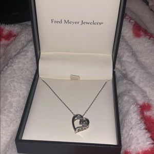 Fred Meyers heart necklace!!!❤️❤️❤️